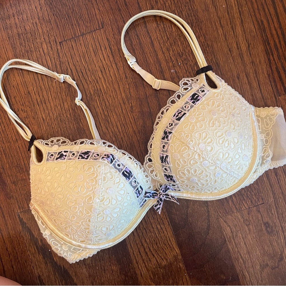 Victoria’s Secret Push Up Bra 34B